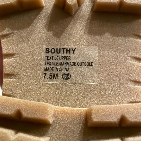 Jellypop Southy women tan, military style boots. Size 7.5 NWOT. - Picture 8 of 9